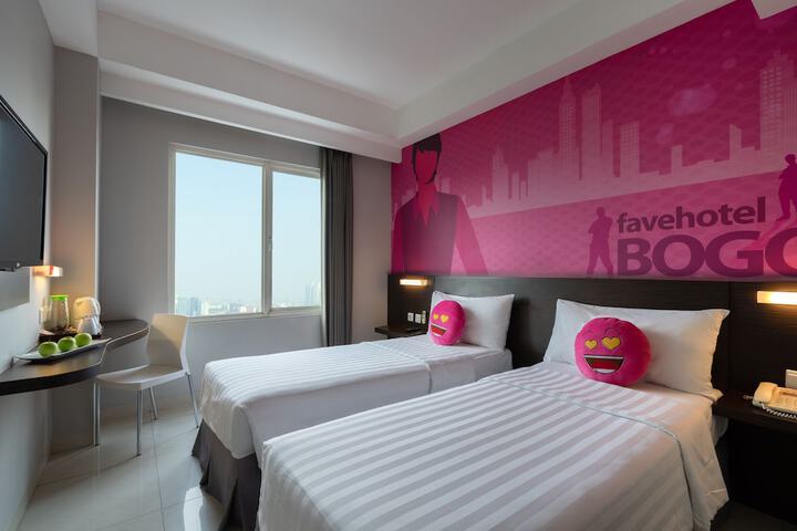 Room 9 of 27