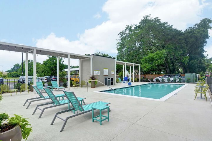 Pool 38 of 55