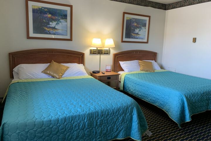 Room 8 of 34