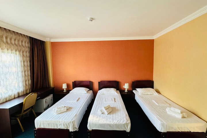Room 7 of 26