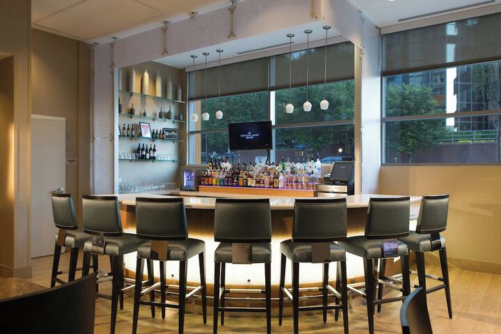 Lobby lounge