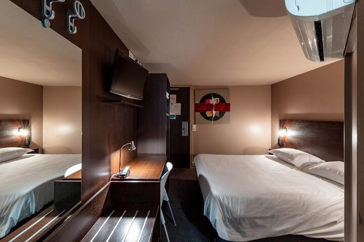 Room 6 of 36