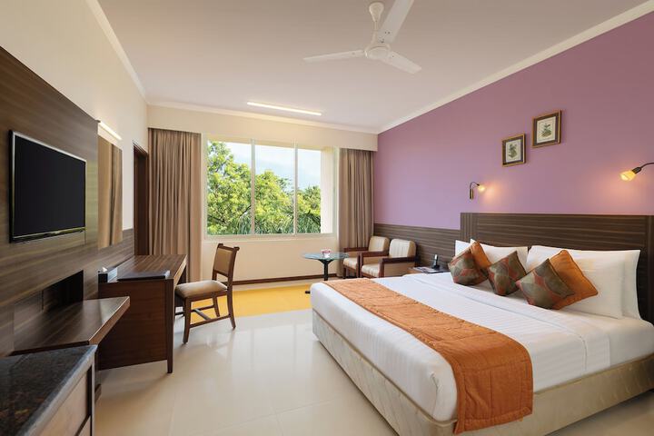 Room 4 of 14