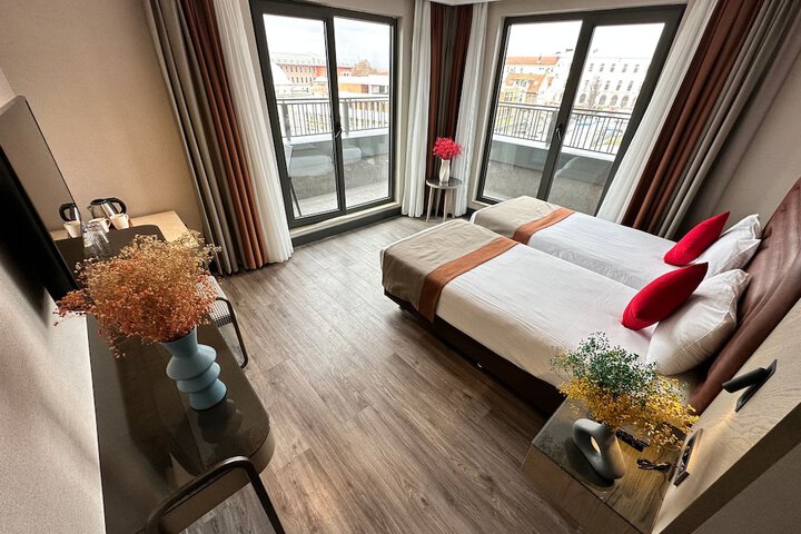 Room 63 of 96
