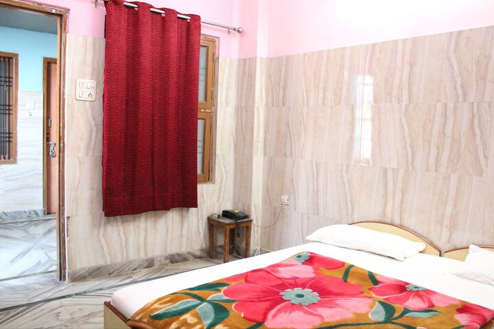 Room 8 of 20
