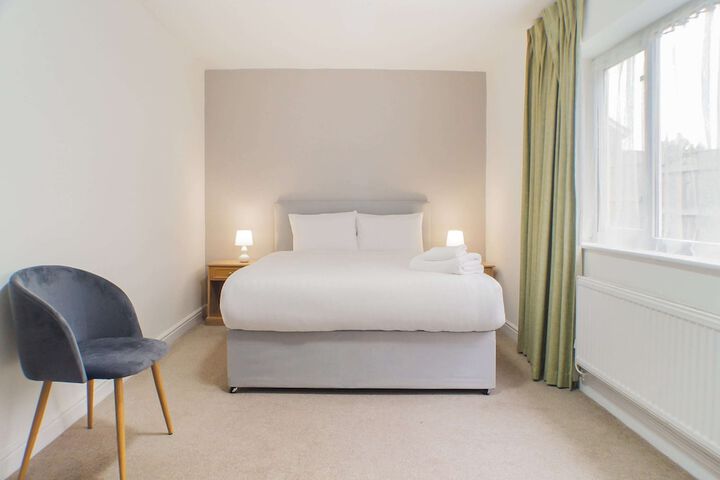 Room 6 of 25