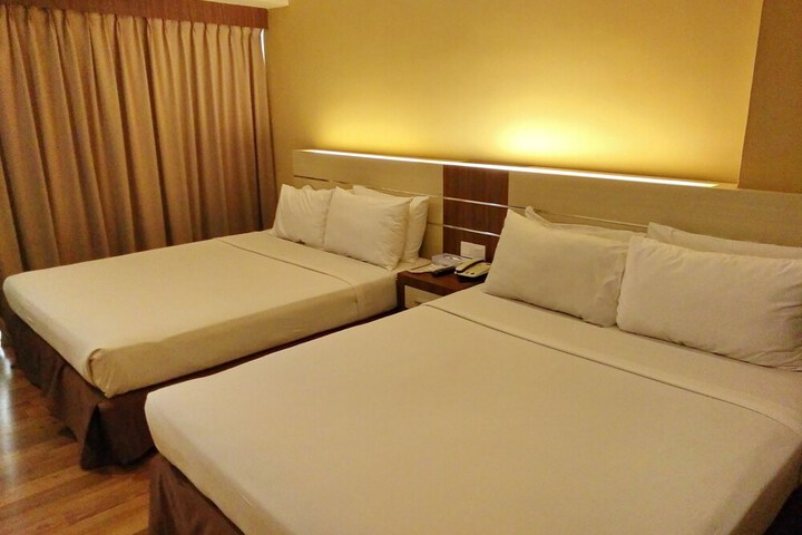 Room 6 of 40