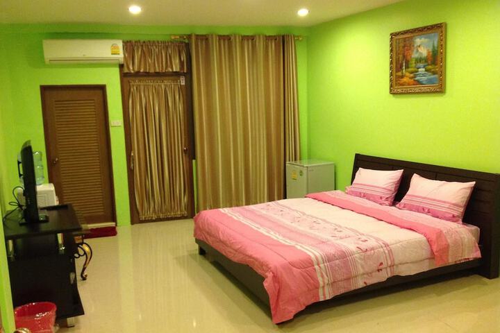 Room 10 of 24