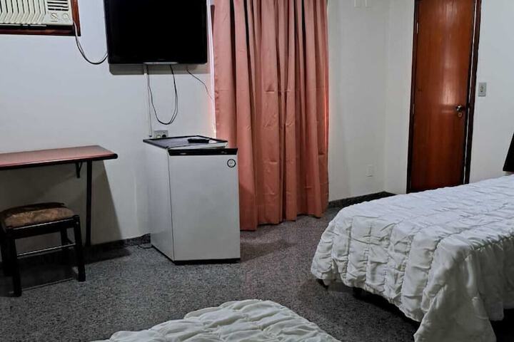 Room 6 of 11