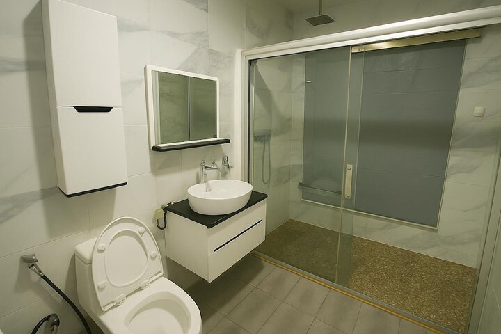 Room 46 of 102