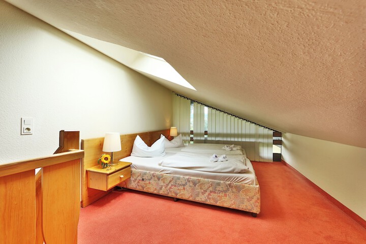 Room 12 of 51