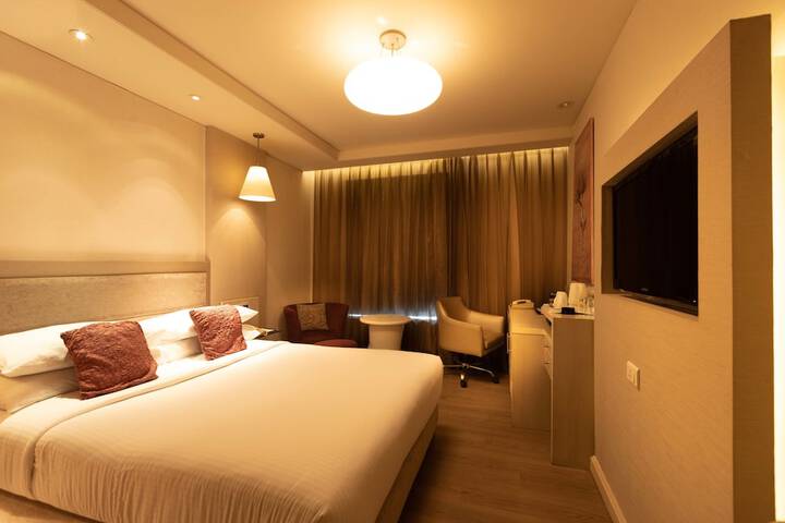 Room 16 of 45