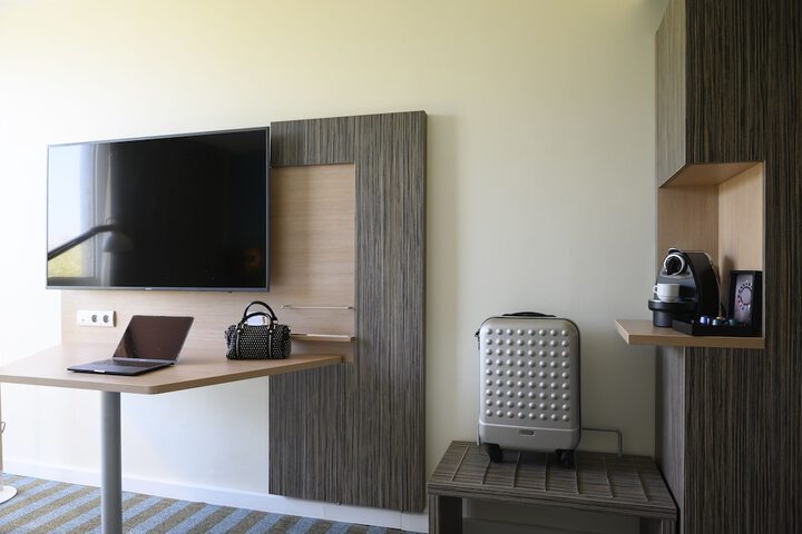 Room 9 of 115