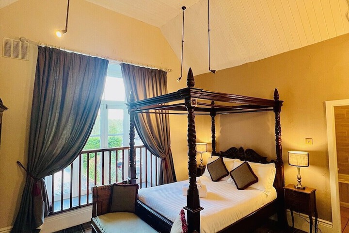 Room 18 of 34