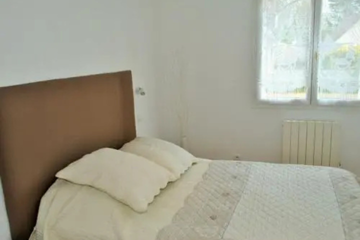 Room 3 of 16