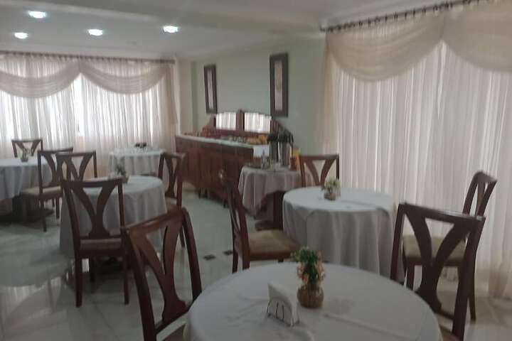 Dining 5 of 10