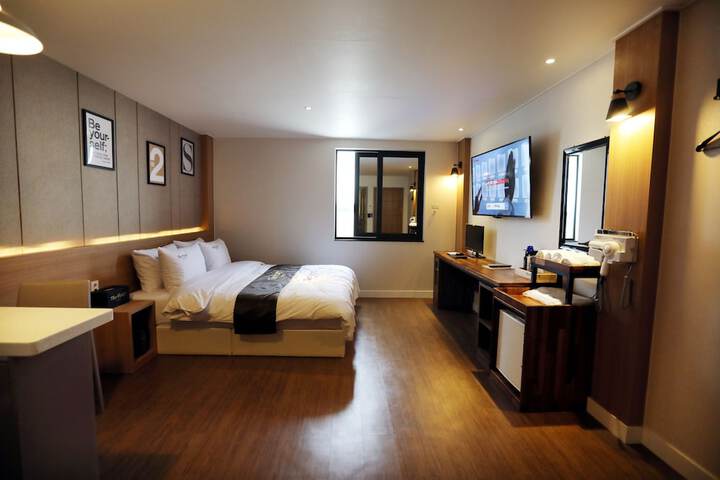Room 9 of 23