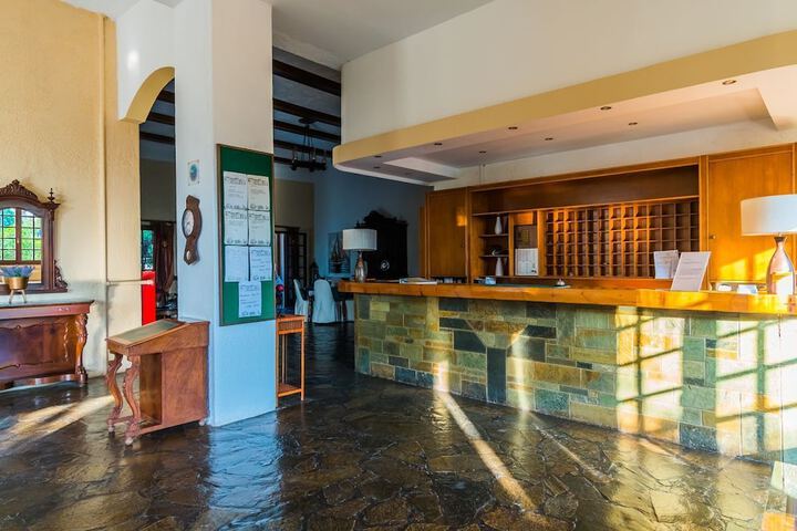 Hotel Interior 4 of 27