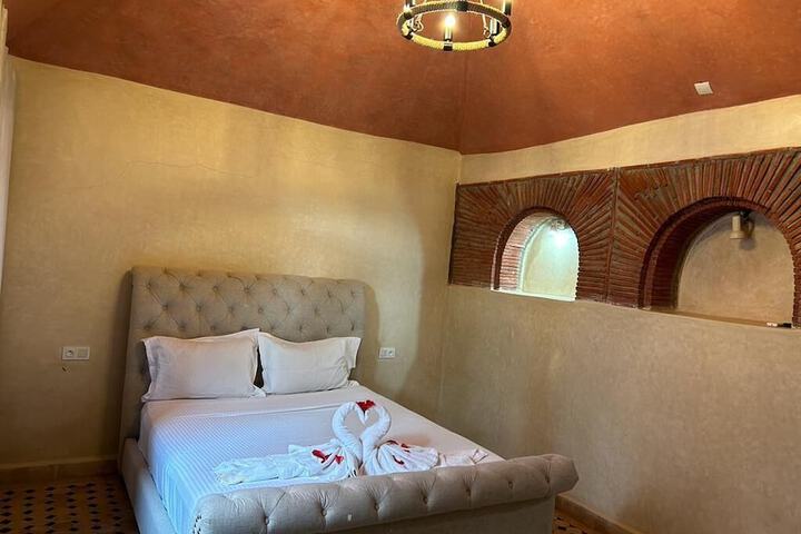 Room 9 of 26