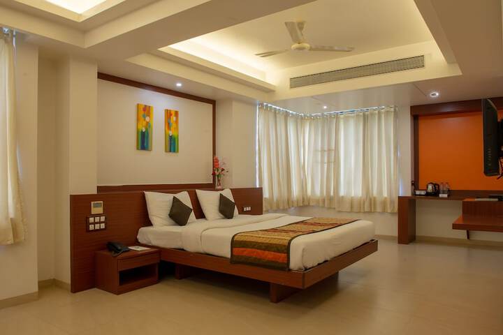 Room 32 of 99