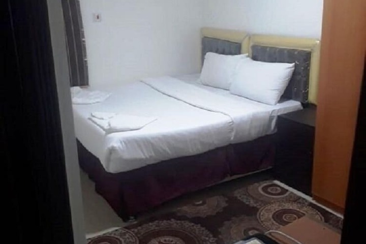 Room 16 of 36