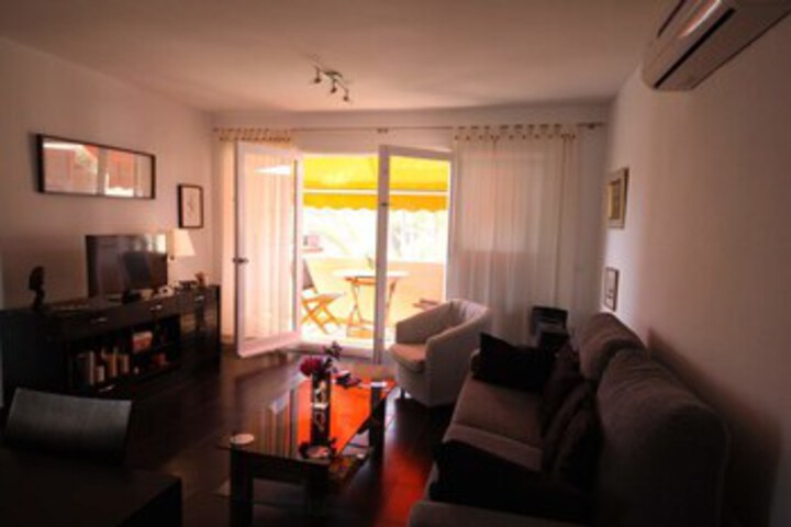 Room 6 of 18