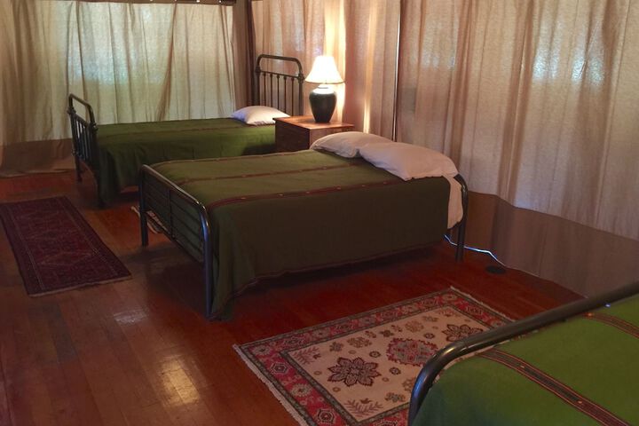 Room 4 of 211