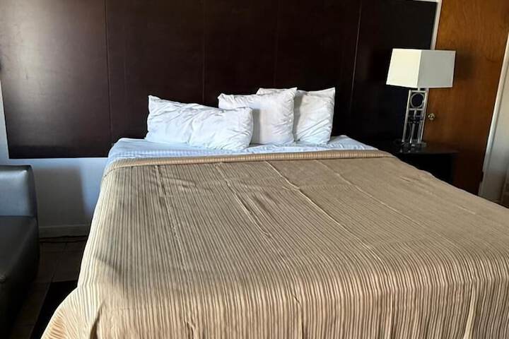 Room 10 of 23