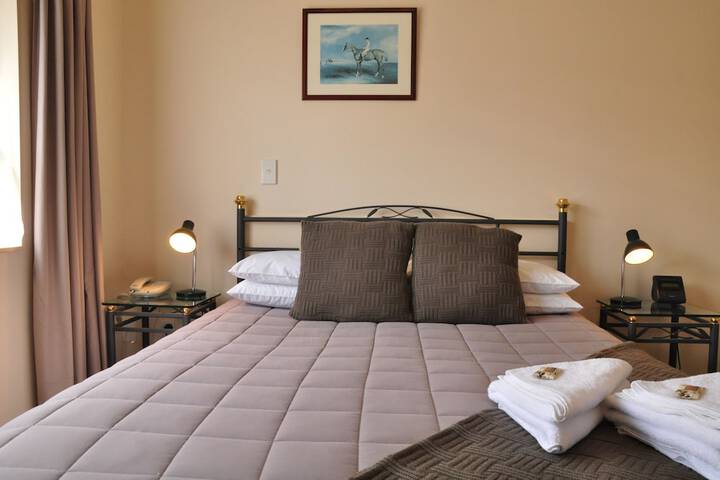 Room 11 of 32