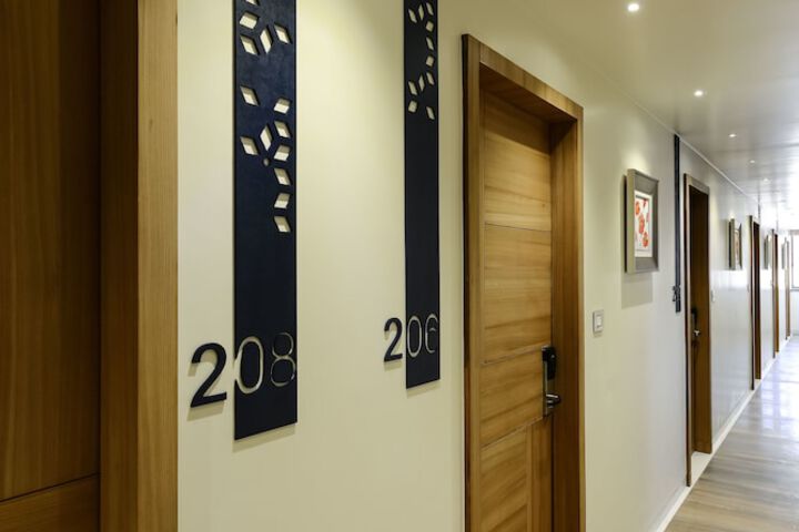 Ballroom/Hall 76 of 85