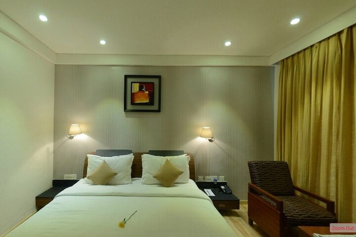 Room 11 of 35