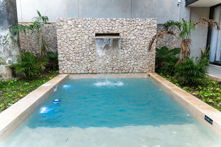 Pool 23 of 28