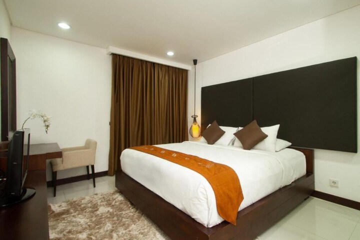 Room 16 of 52