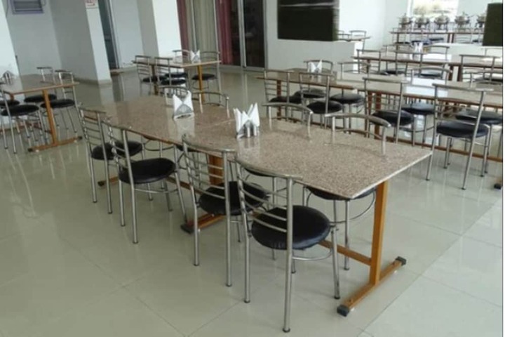 Dining 10 of 11