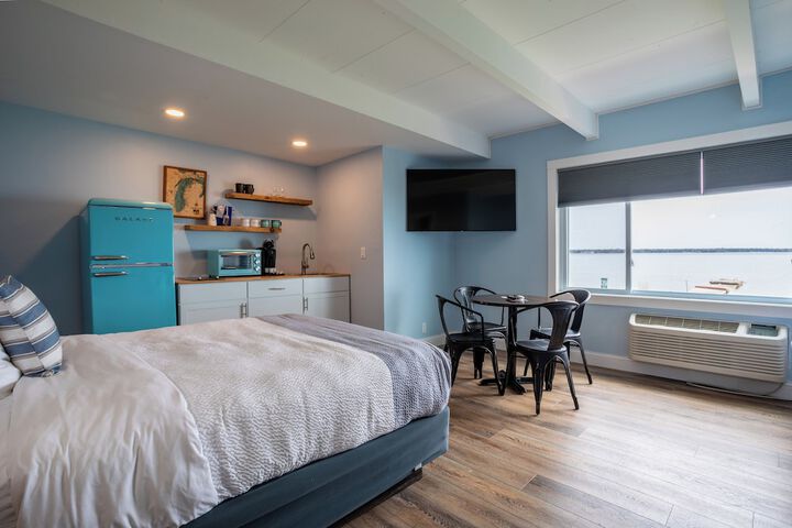 Room 42 of 101