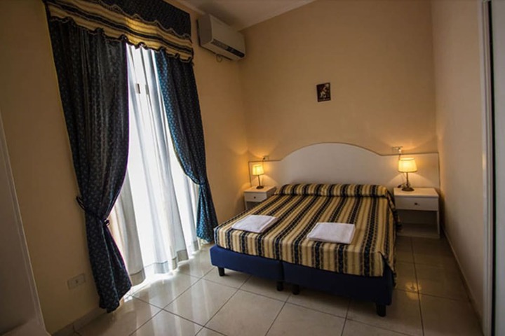 Room 4 of 23