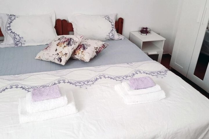 Room 8 of 31