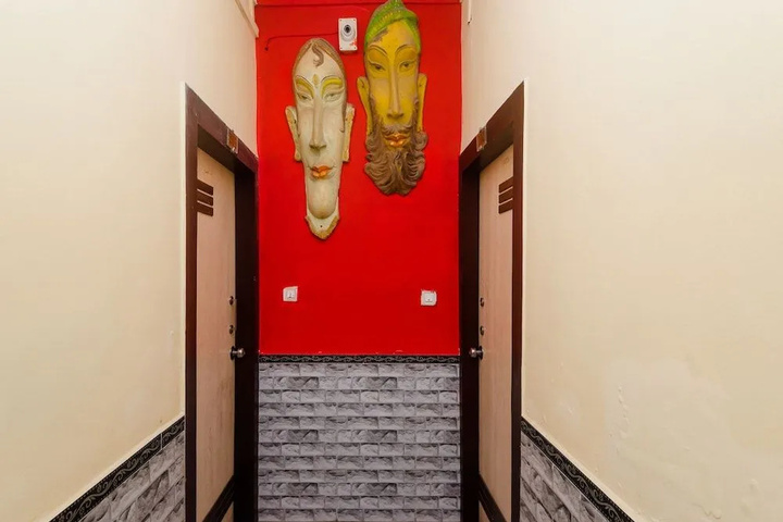 Room 11 of 13