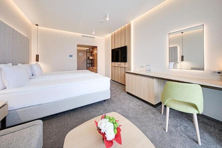 Room 8 of 45