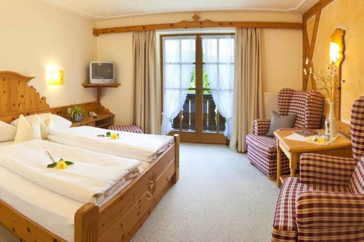 Room 9 of 32