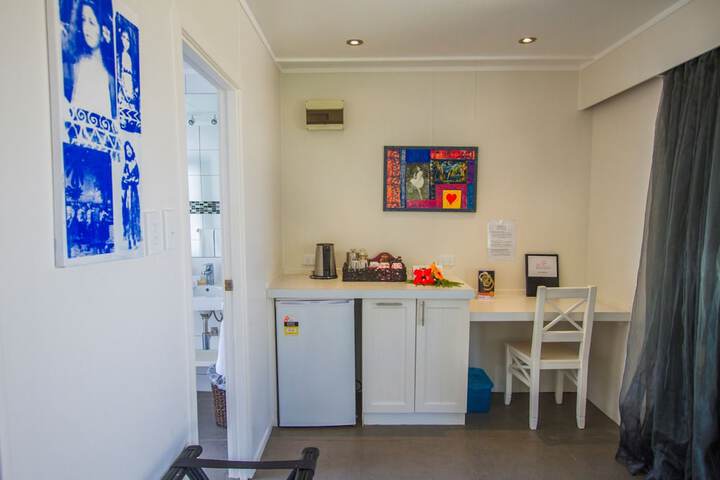 Room 3 of 52