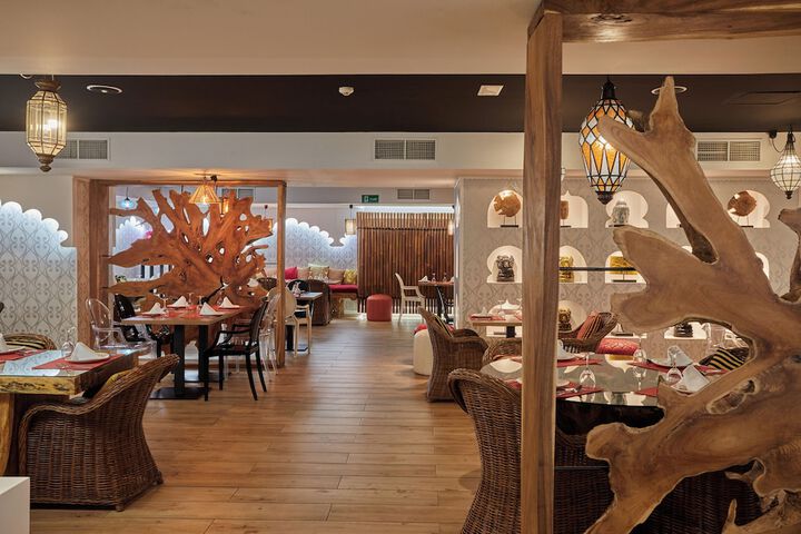Dining Photos
