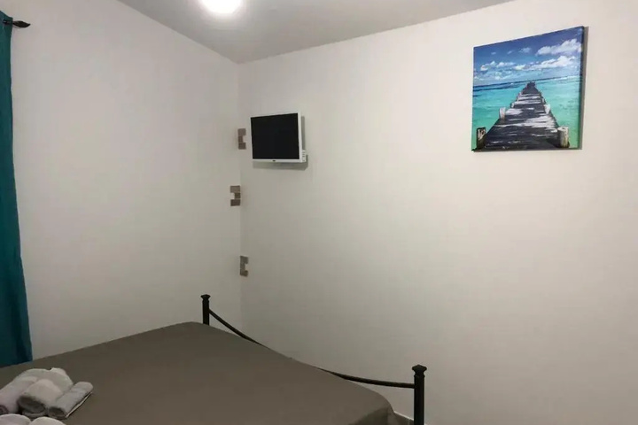 Room 3 of 10