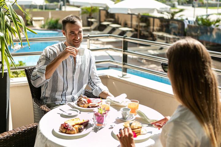 Breakfast/Coffee Service 54 of 82