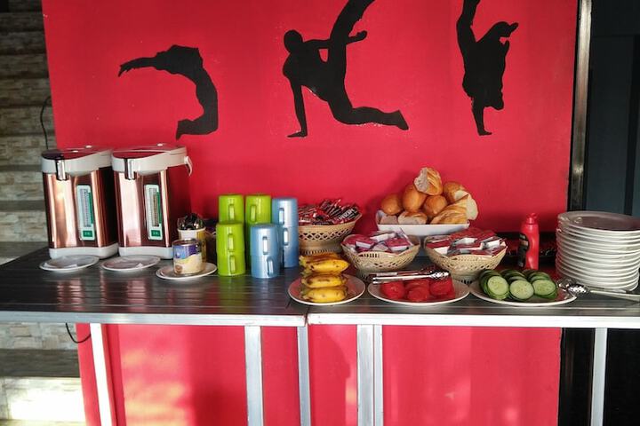 Breakfast/Coffee Service 111 of 155