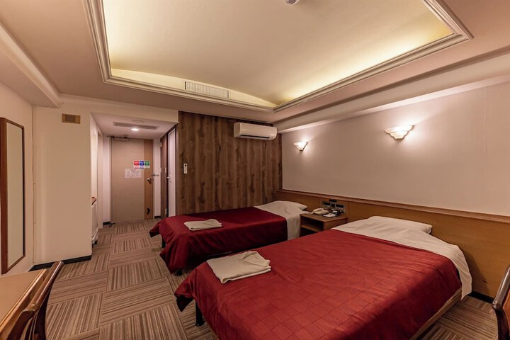Room 25 of 106