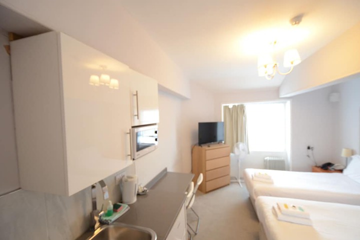 Room 216 of 371