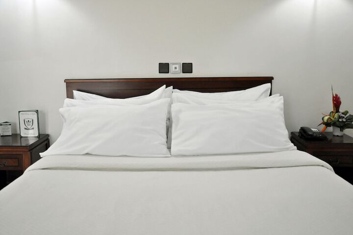 Room 15 of 36