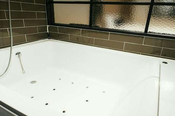 Hot Tub 18 of 18