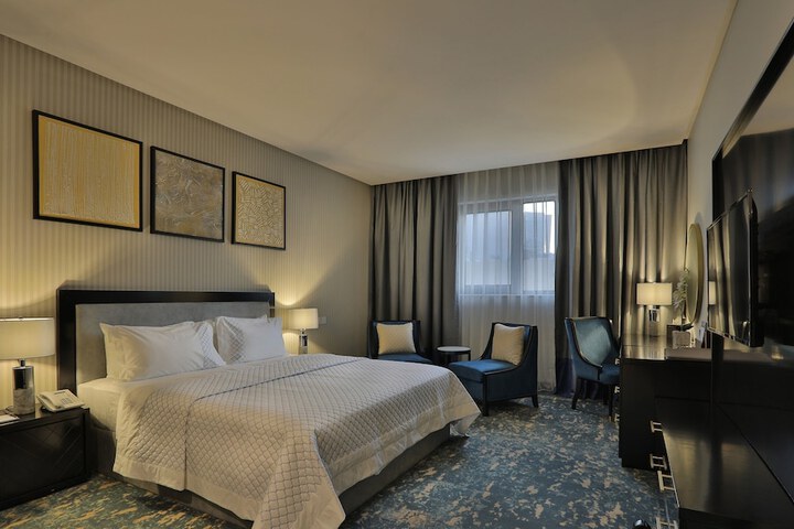 Room 12 of 46